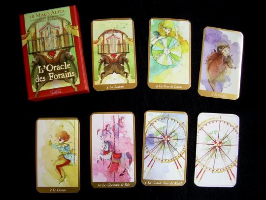 L'Oracle des Forains, est un jeu pour réaliser des prédictions, voyance, aux gens du voyage de toutes origines, de pratiquer leur savoir divinatoire